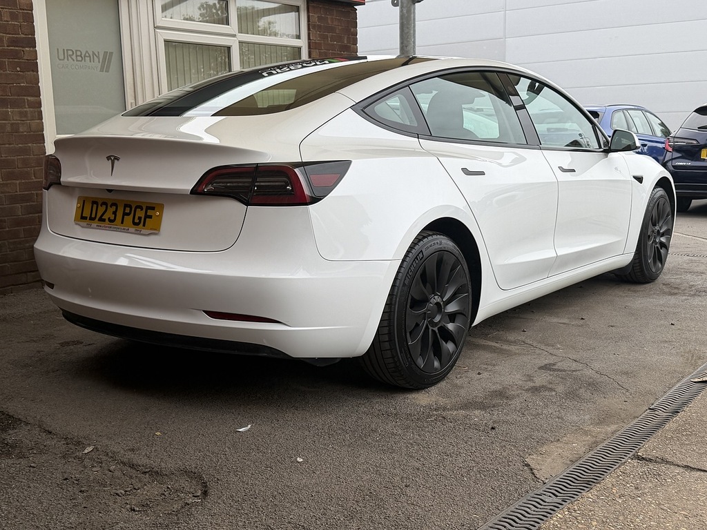 Tesla Model 3 Saloon White #5