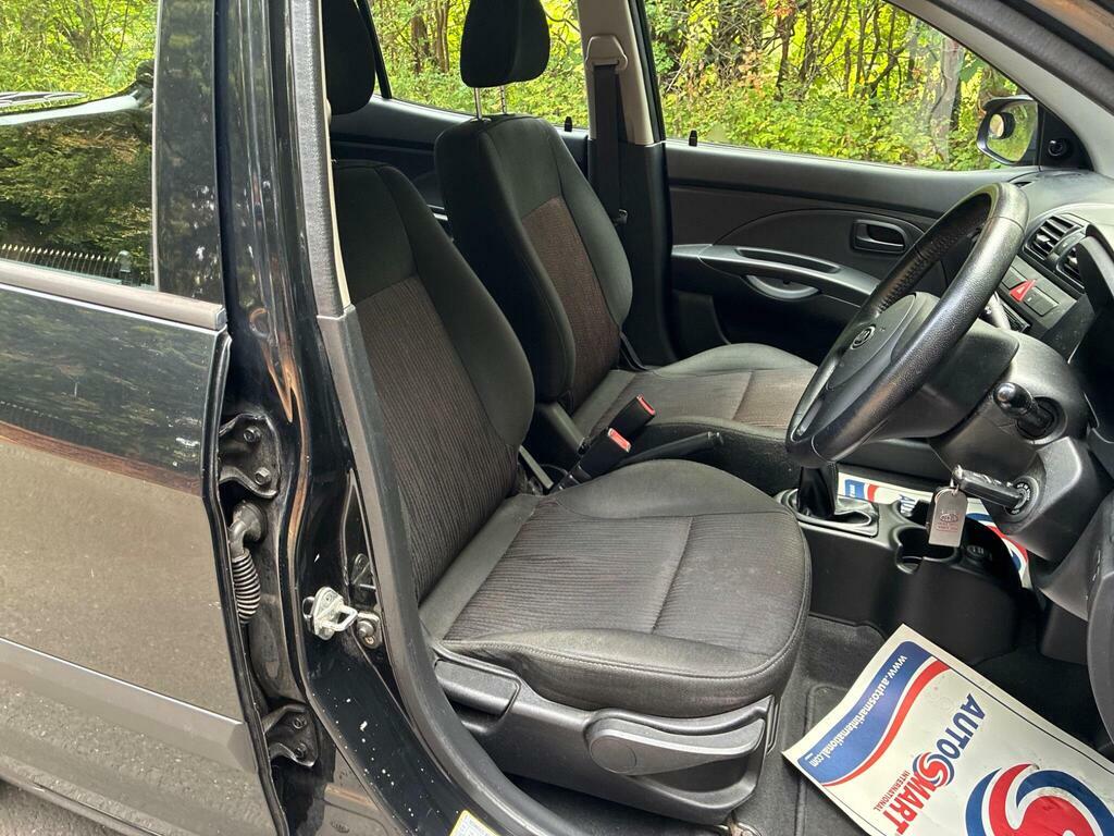 Kia Picanto 1.1 Strike Black #2