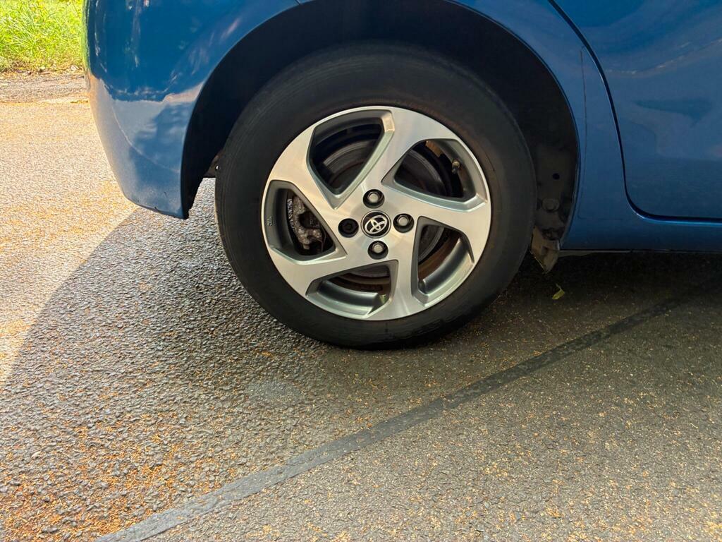 Toyota Yaris 1.5 Vvt-h Icon Tech E-cvt Euro 6 Ss Black #23