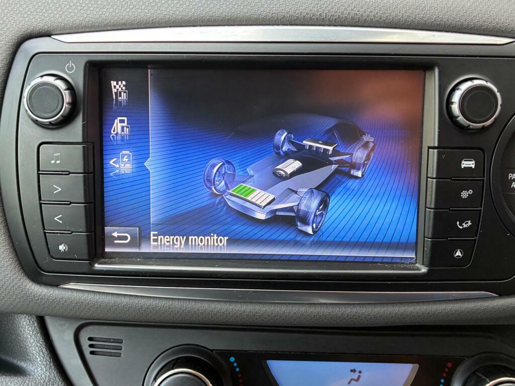 Toyota Yaris 1.5 Vvt-h Icon Tech E-cvt Euro 6 Ss Black #15