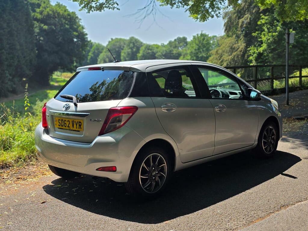 Toyota Yaris 1.0 Vvt-i Edition Euro 5 Silver #4