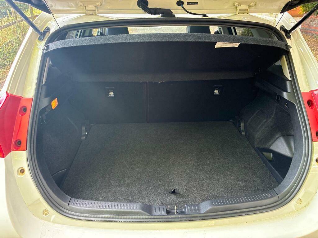Toyota Auris Hybrid 1.8 Vvt-i Hsd Excel Touring Sports Silver #22