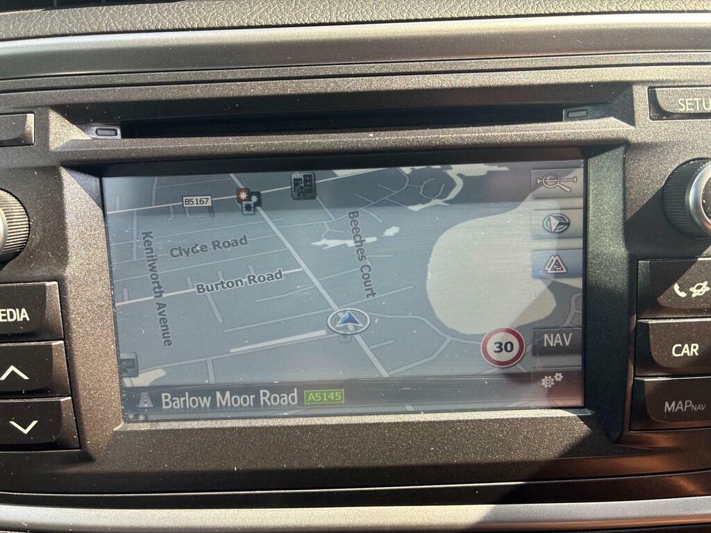 Toyota Auris 1.8 Vvt-h Excel Cvt Euro 5 S S White #2