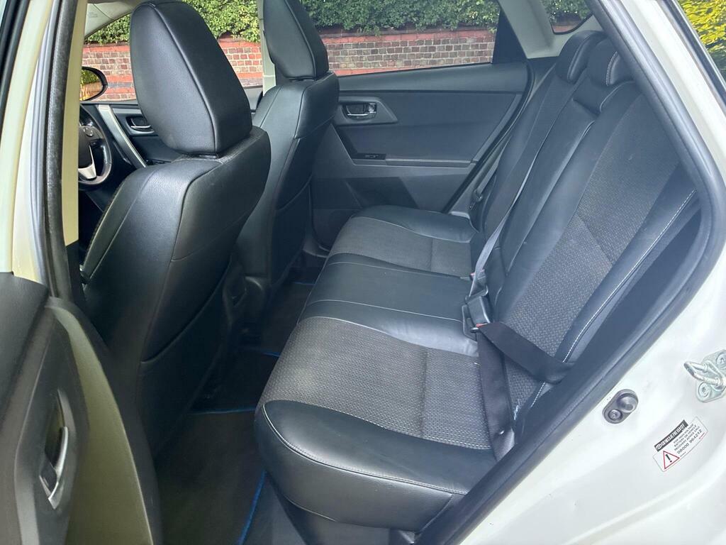 Toyota Auris Hybrid 1.8 Vvt-i Hsd Excel Touring Sports Silver #21