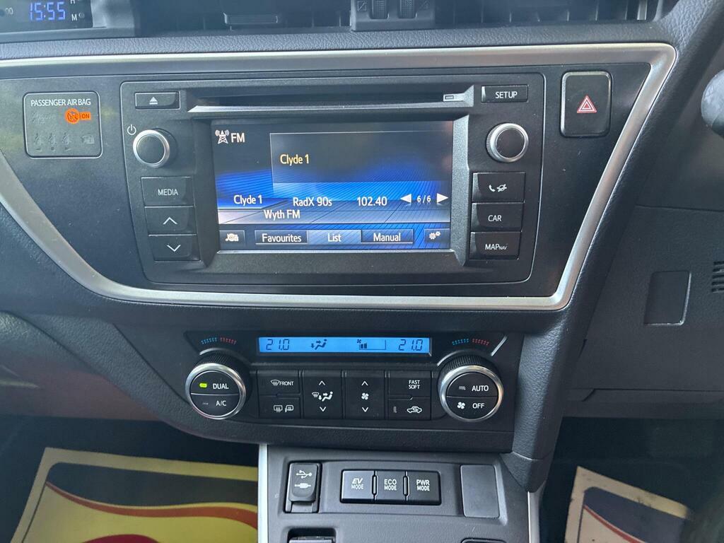 Toyota Auris Hybrid 1.8 Vvt-i Hsd Excel Touring Sports Silver #18