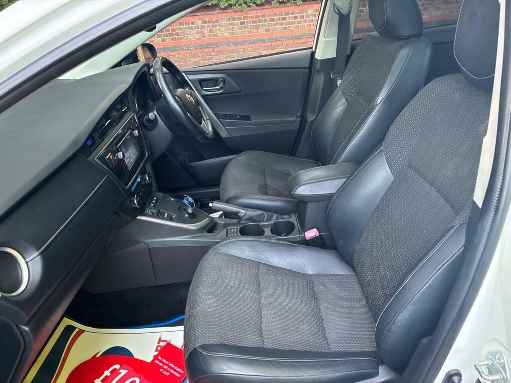 Toyota Auris Hybrid 1.8 Vvt-i Hsd Excel Touring Sports Silver #20