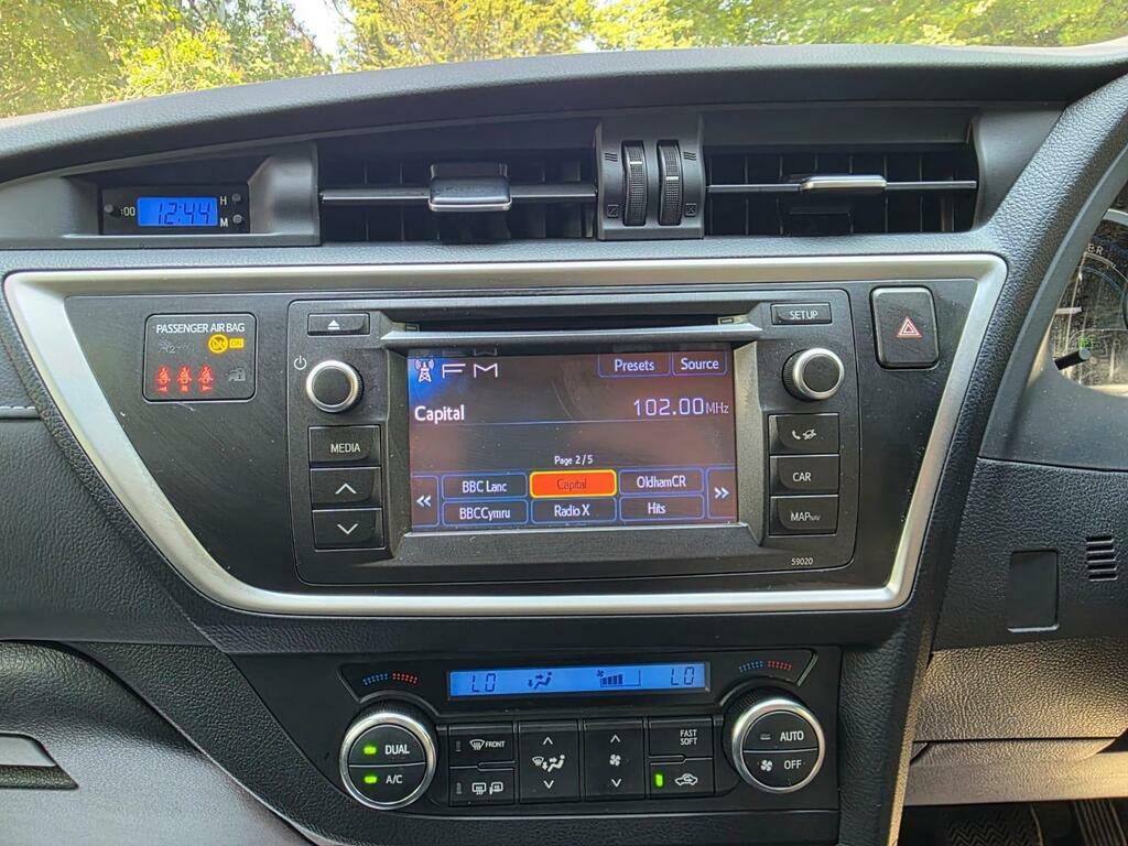 Toyota Auris 1.8 Vvt-h Excel Touring Sports Cvt Euro 5 Ss Grey #18