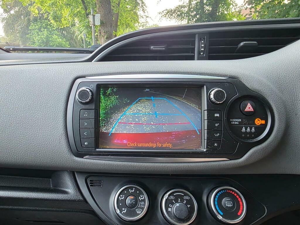 Toyota Yaris 1.33 Dual Vvt-i Icon Euro 6 Red #2