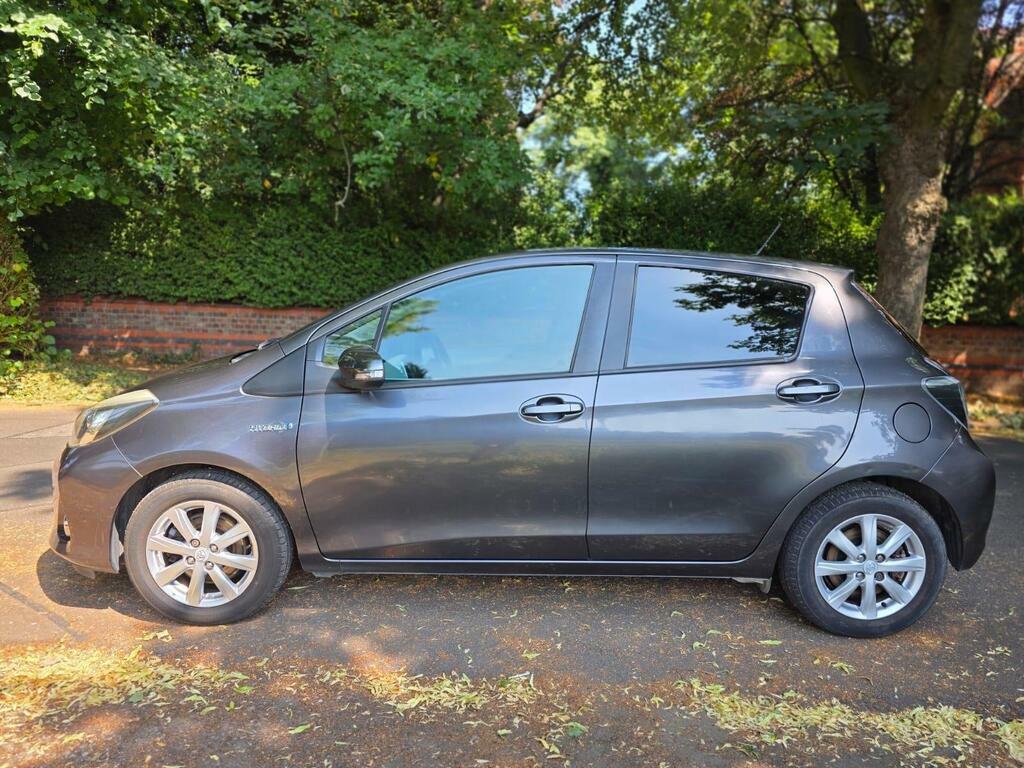 Toyota Yaris 1.5 Vvt-h Icon Plus Cvt Euro 5 Grey #5