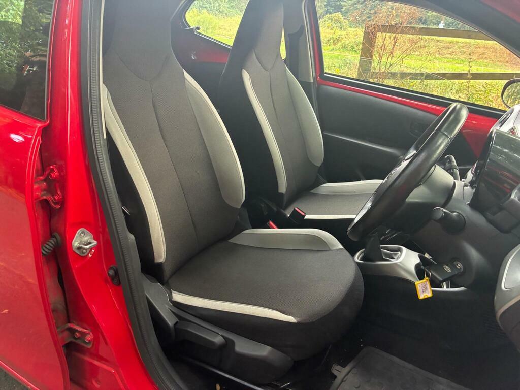 Toyota Aygo 1.0 Vvt-i X-play Euro 5 Red #3