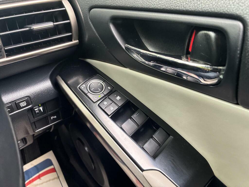 Lexus IS 300H F-sport Cvt Silver #15