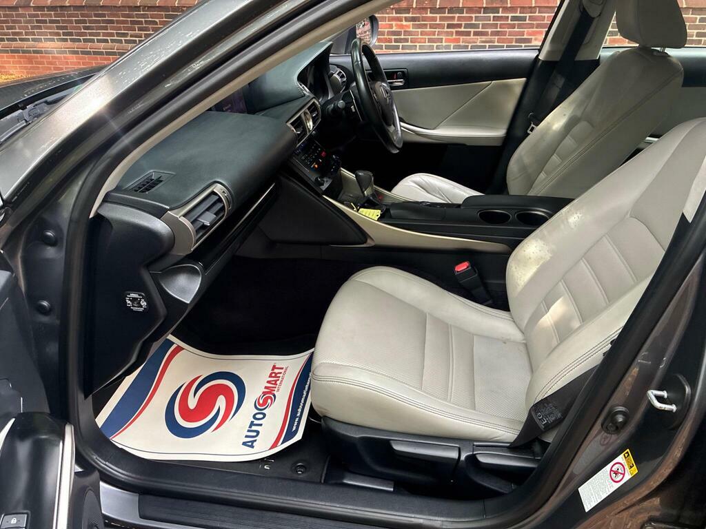 Lexus IS 300H F-sport Cvt Silver #20