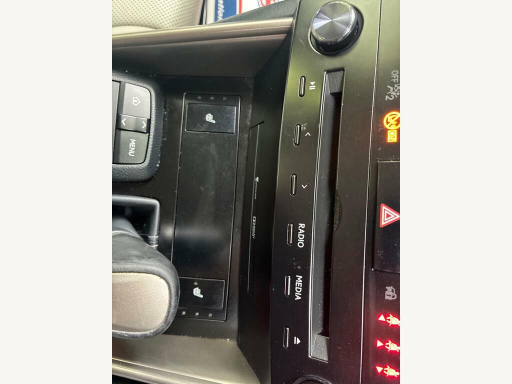 Lexus IS 300H F-sport Cvt Silver #18