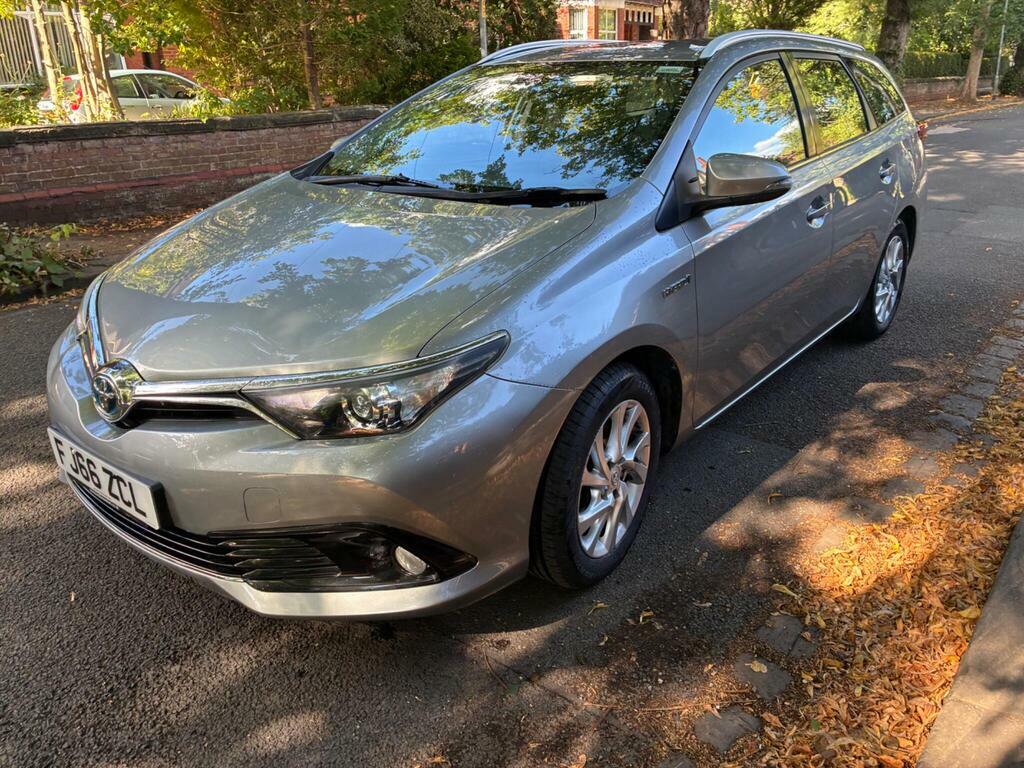 Toyota Auris 2016 1.6 D-4d Design 110 Bhp Red #8
