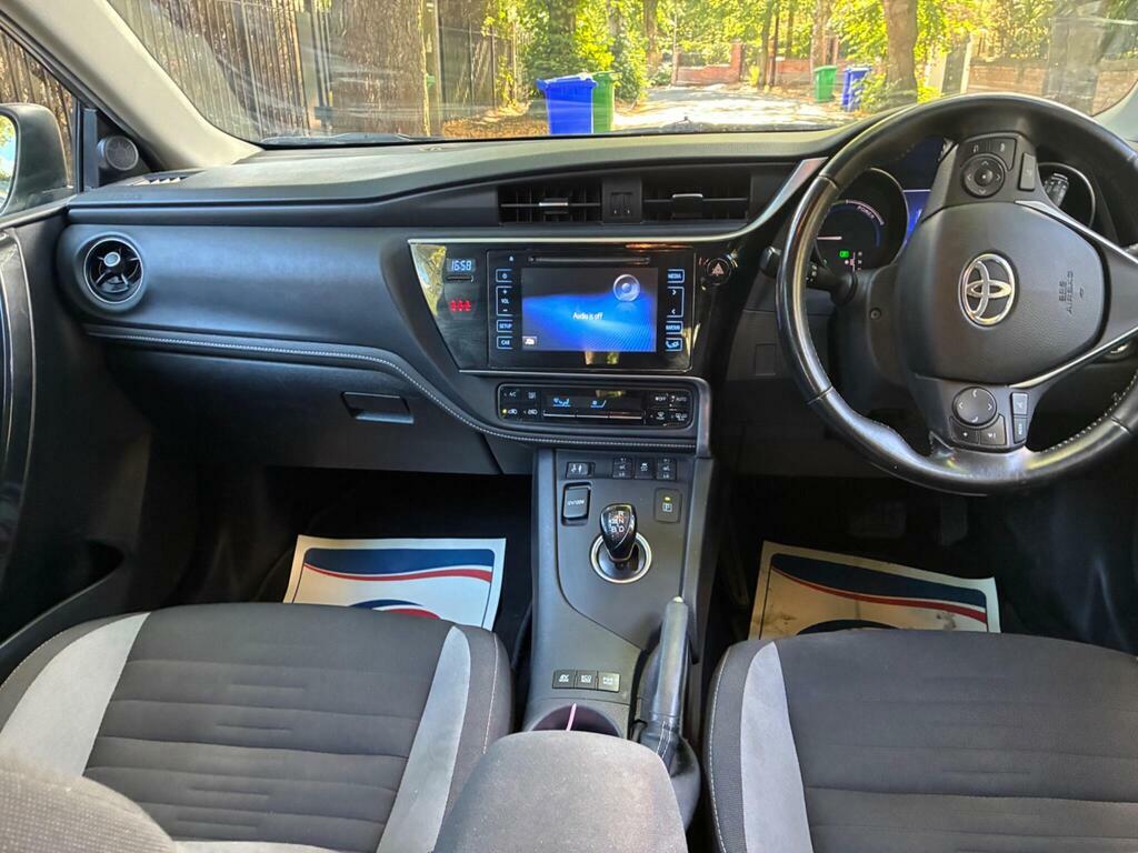 Toyota Auris 2016 1.6 D-4d Design 110 Bhp Red #23