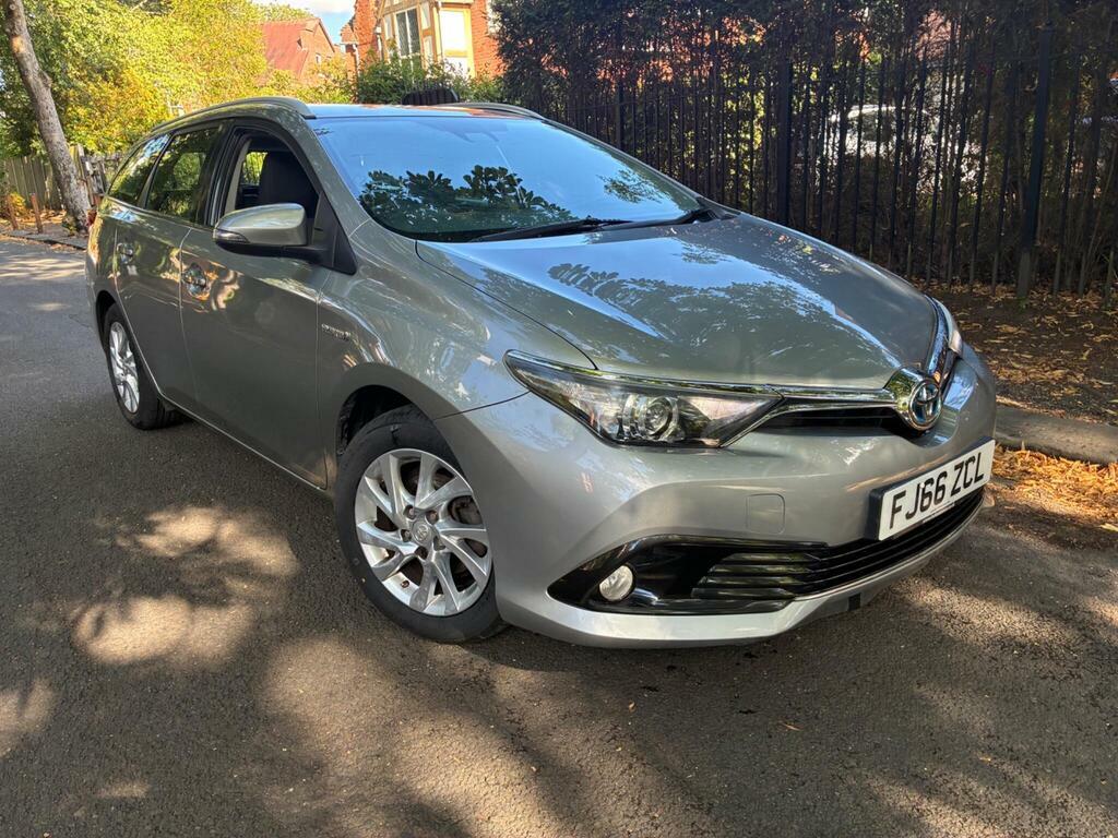 Toyota Auris 2016 1.6 D-4d Design 110 Bhp Red #12