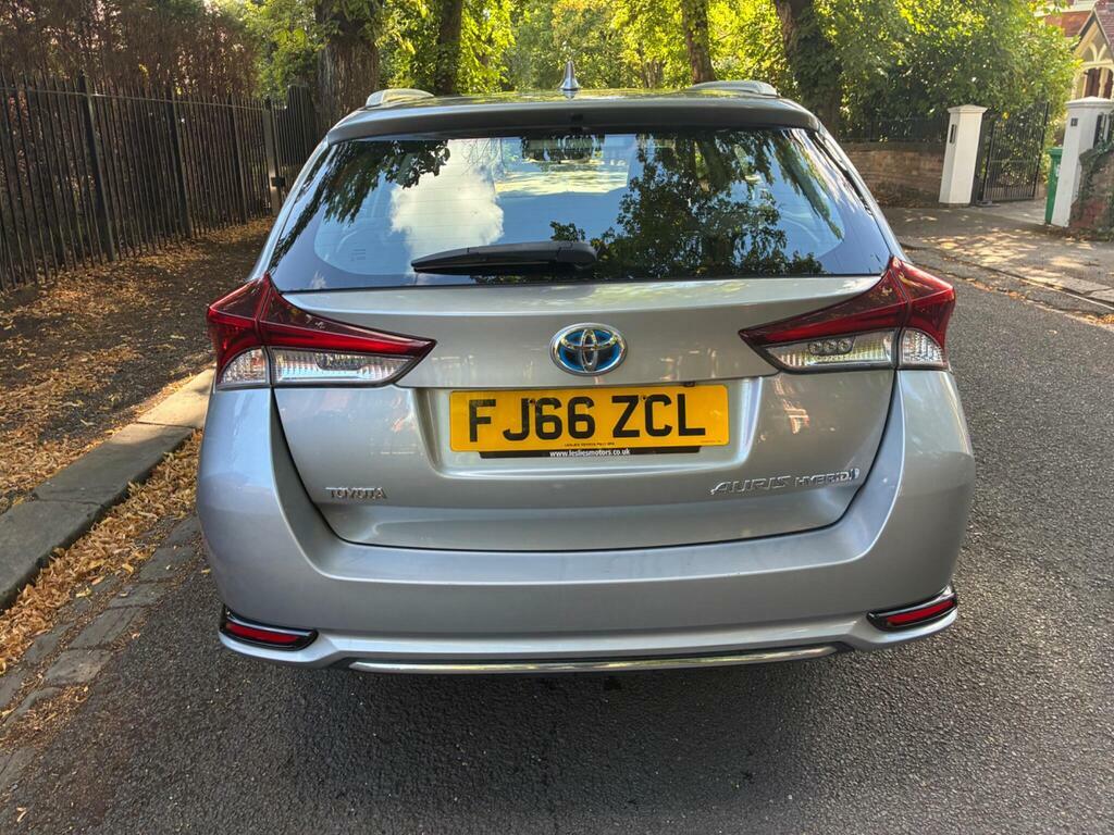 Toyota Auris 2016 1.6 D-4d Design 110 Bhp Red #9