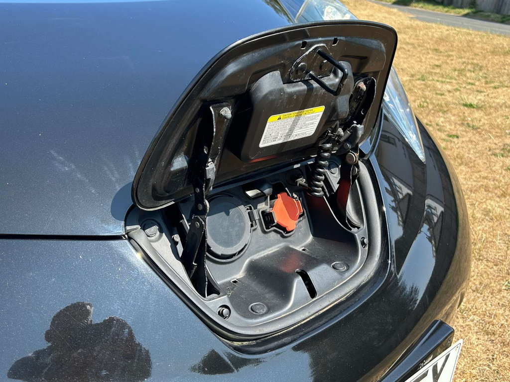 Nissan Leaf Tekna White #13