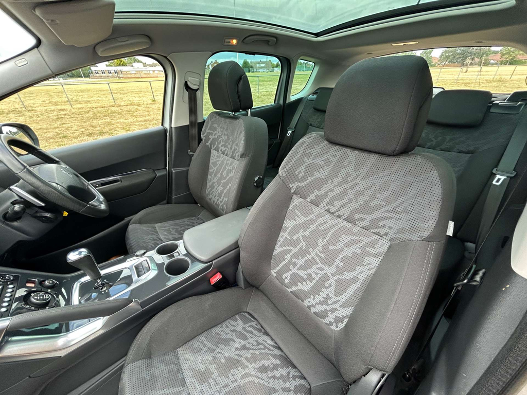 Peugeot 3008 1.6 E Red #38