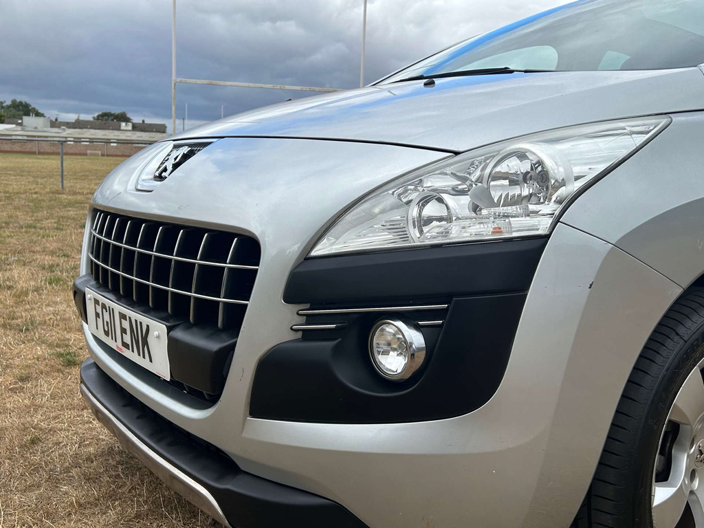 Peugeot 3008 1.6 E Red #12