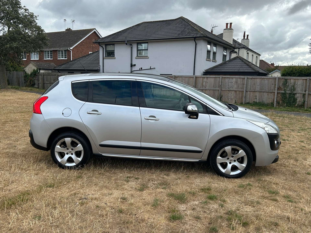 Peugeot 3008 1.6 E Red #4