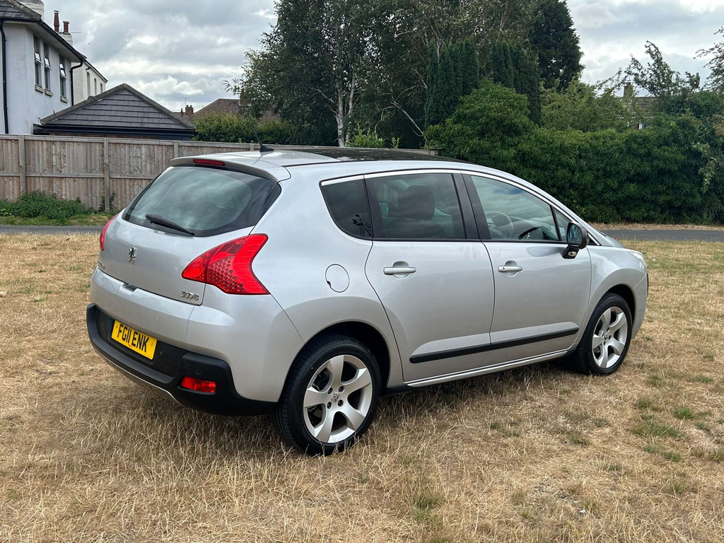 Peugeot 3008 1.6 E Red #5