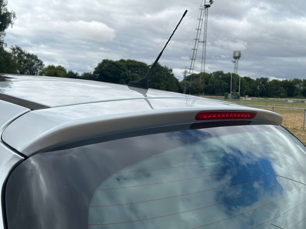 Peugeot 3008 1.6 E Red #22