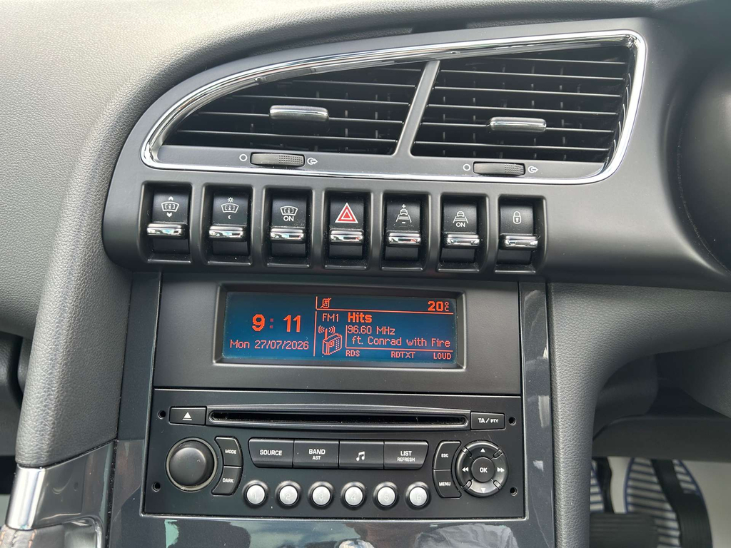 Peugeot 3008 1.6 E Red #28