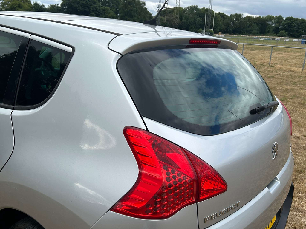 Peugeot 3008 1.6 E Red #20