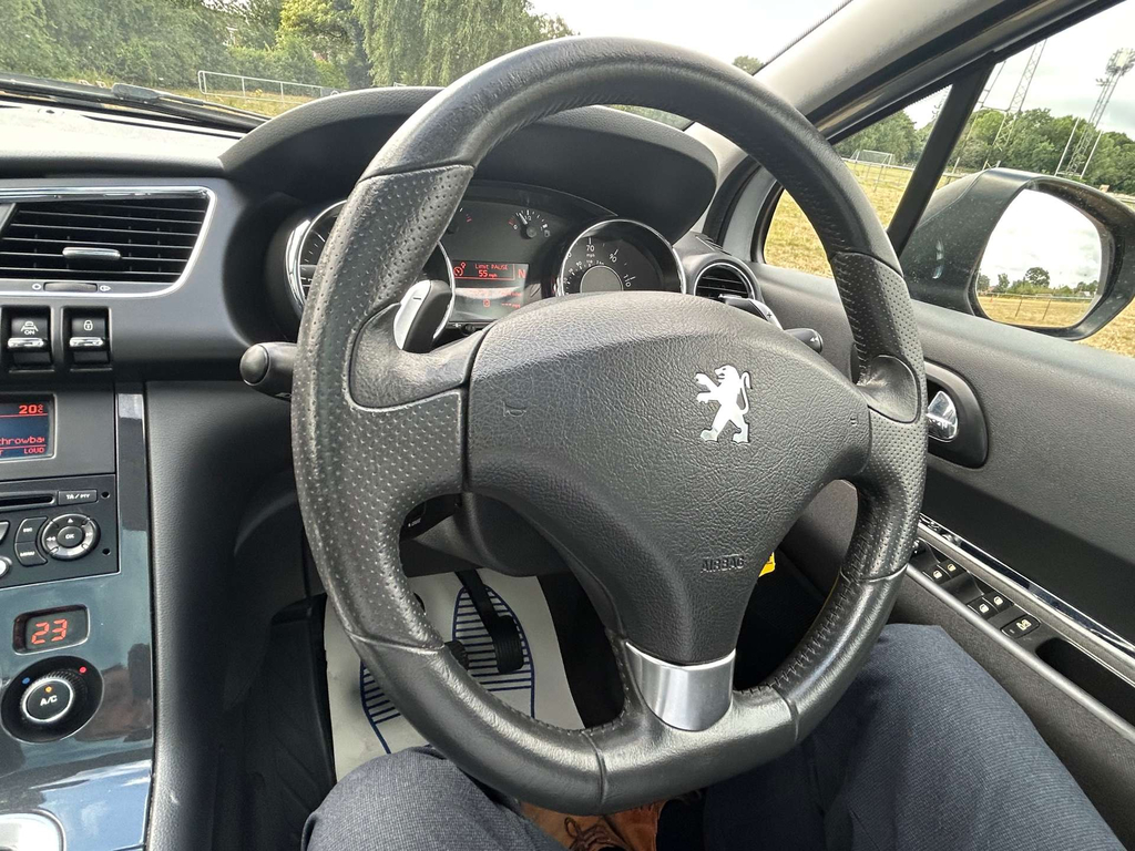 Peugeot 3008 1.6 E Red #24