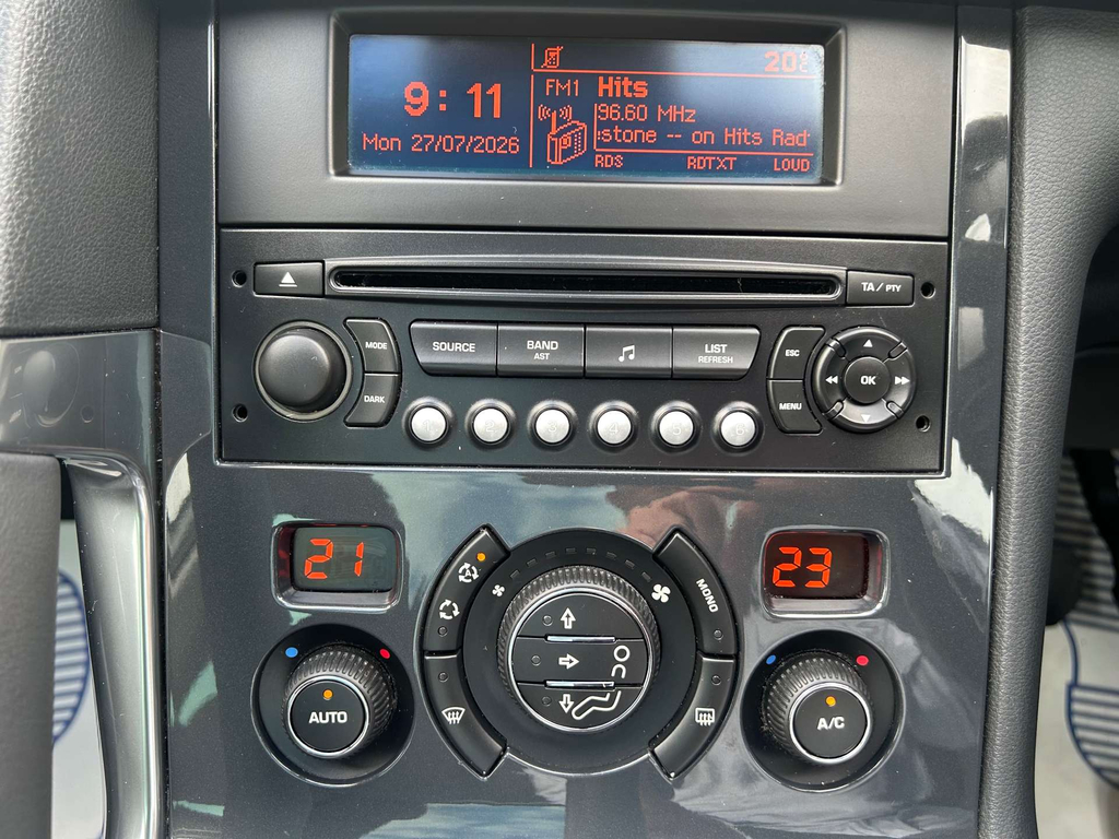 Peugeot 3008 1.6 E Red #29