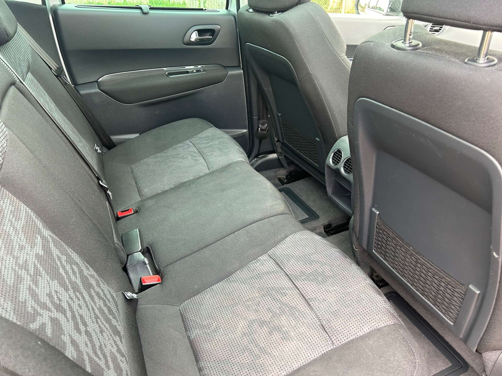 Peugeot 3008 1.6 E Red #34