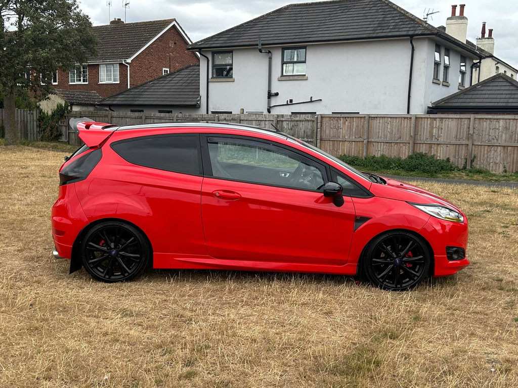 Ford Fiesta Zetec S Red Edition #4
