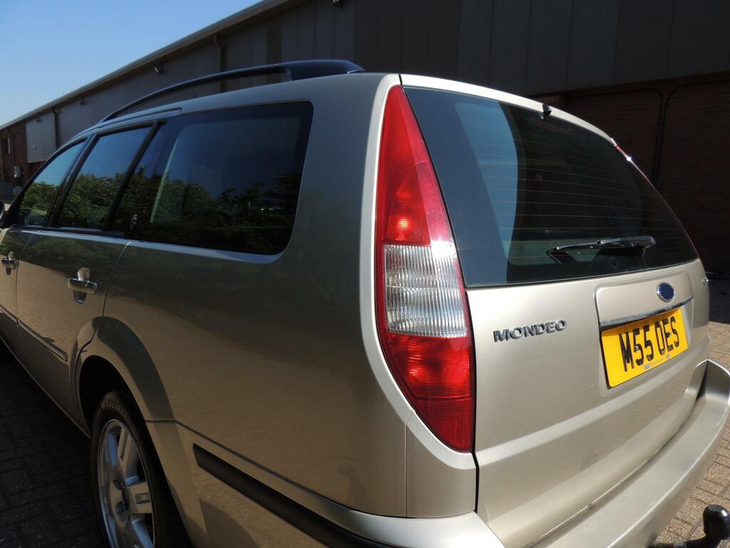 Ford Mondeo  Silver #40