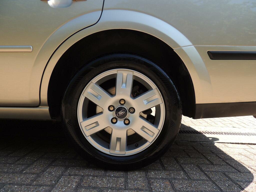 Ford Mondeo  Silver #27