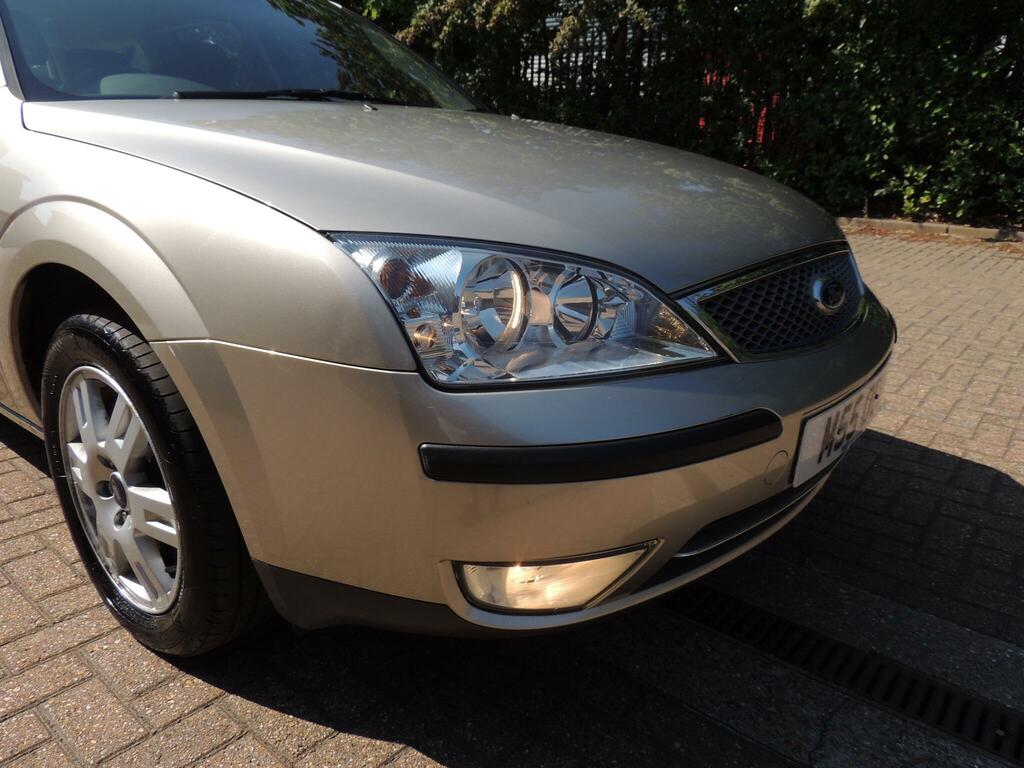 Ford Mondeo  Silver #33