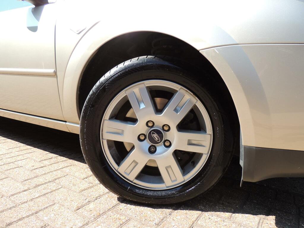 Ford Mondeo Ghia Gold #5
