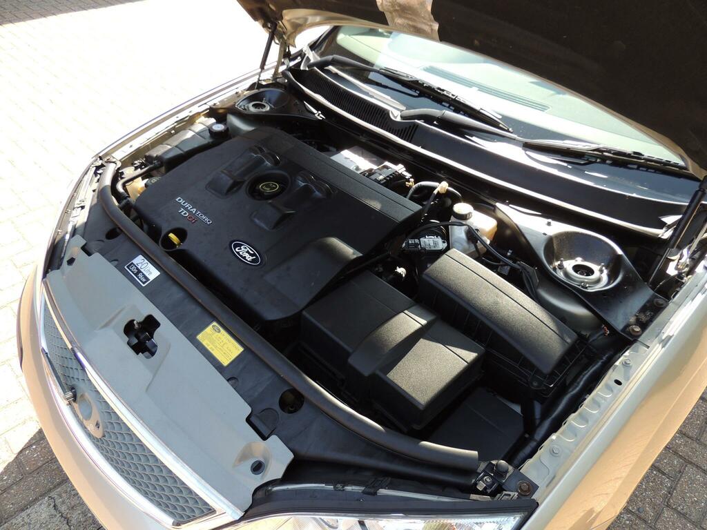 Ford Mondeo  Silver #77