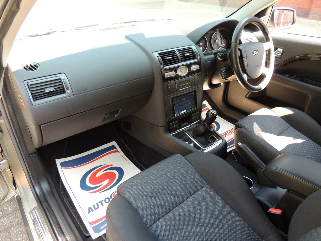 Ford Mondeo  Silver #74