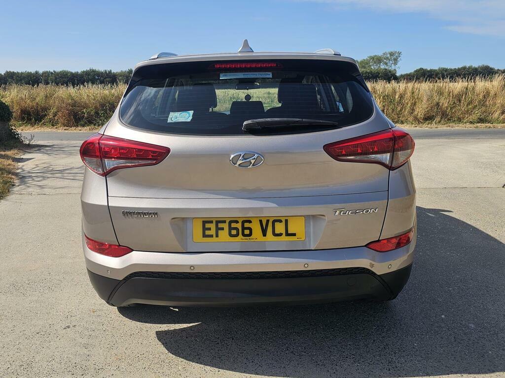 Hyundai Tucson 1.7 Crdi Blue Drive Se Euro 6 S S White #5