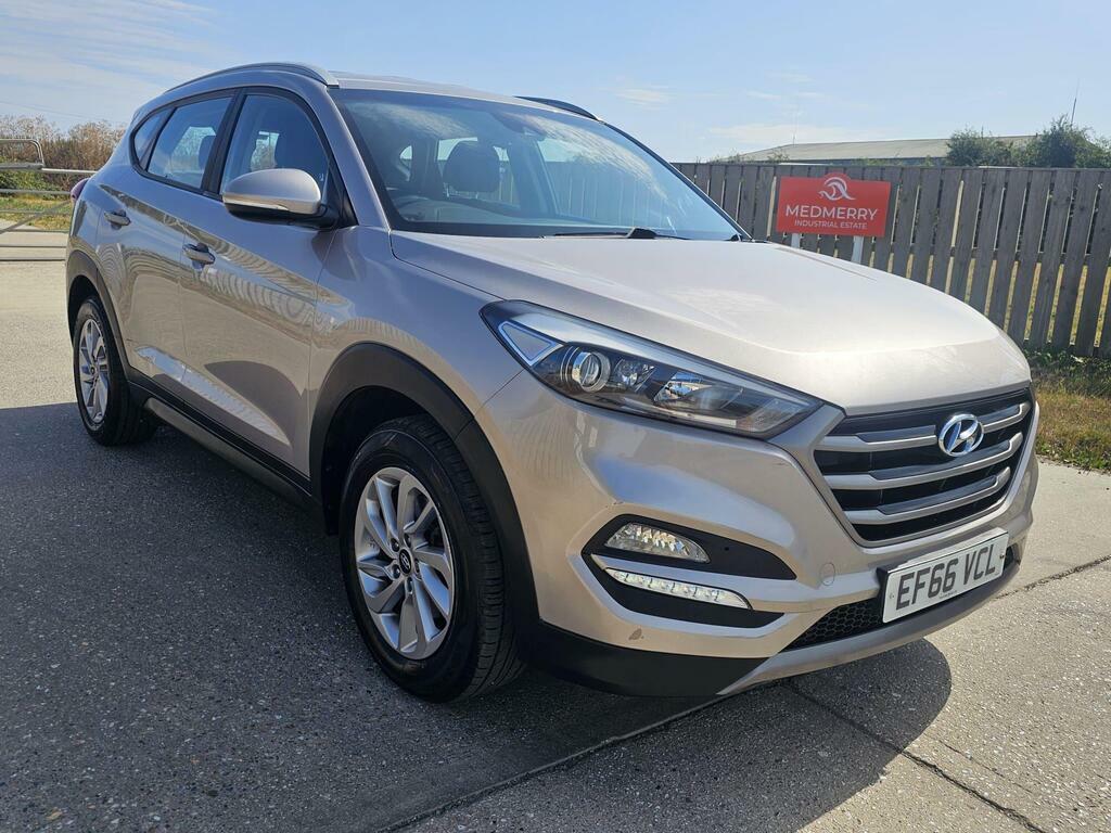 Hyundai Tucson 1.7 Crdi Blue Drive Se Euro 6 S S White
