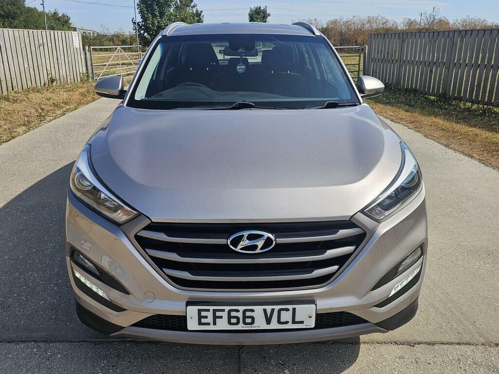 Hyundai Tucson 1.7 Crdi Blue Drive Se Euro 6 S S White #2