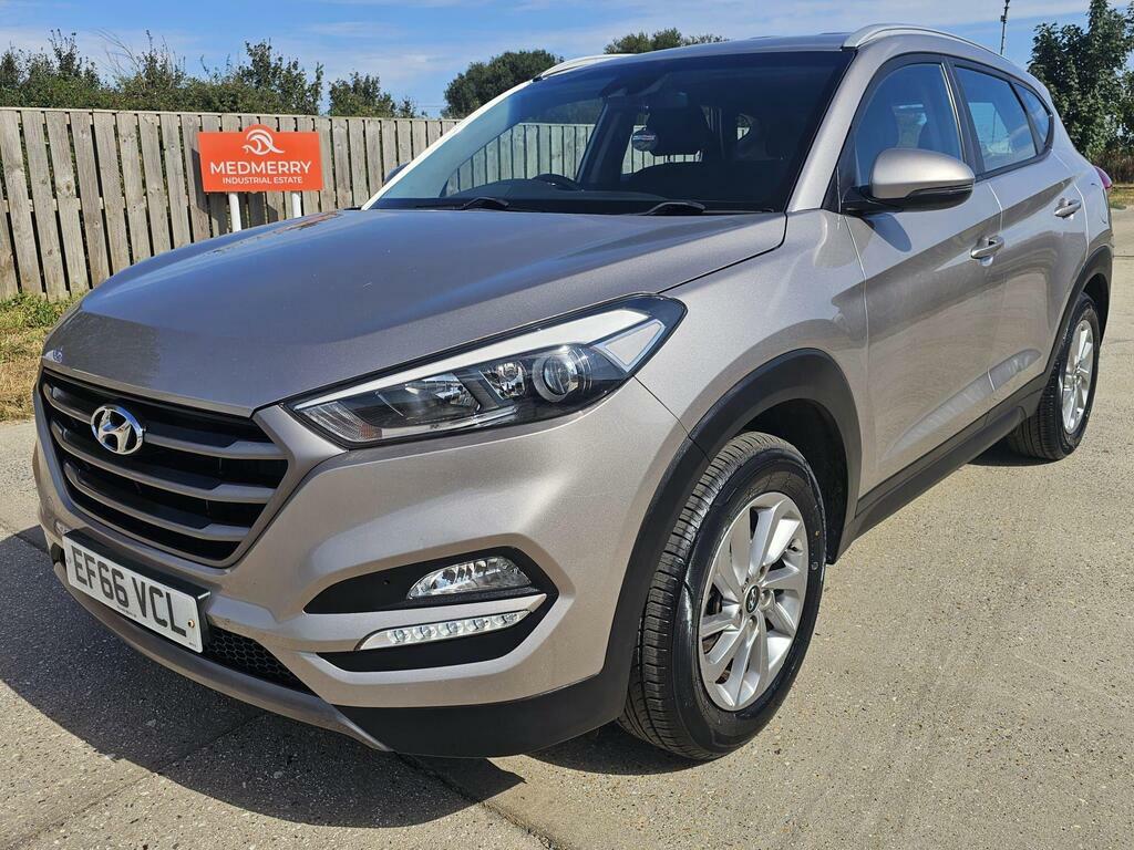 Hyundai Tucson 1.7 Crdi Blue Drive Se Euro 6 S S White #3