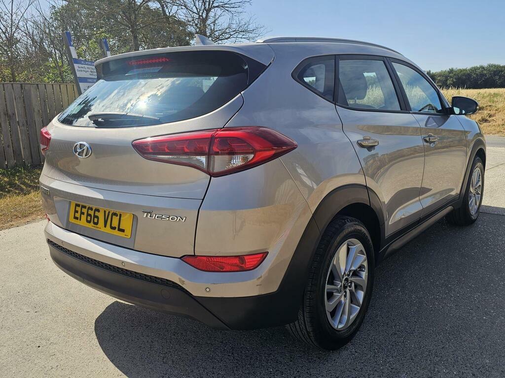 Hyundai Tucson 1.7 Crdi Blue Drive Se Euro 6 S S White #6