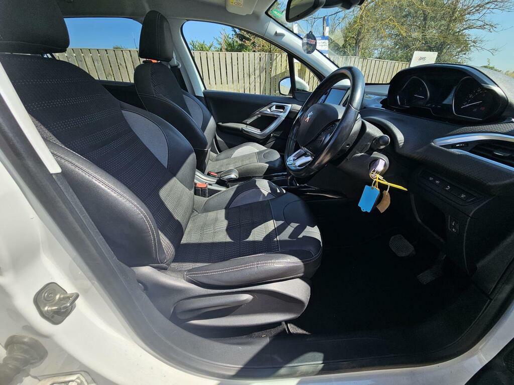 Peugeot 2008 Blue Hdi Active White #9