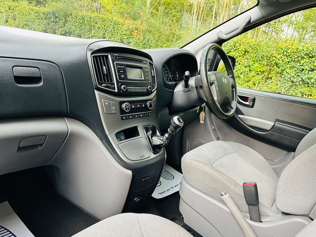 Hyundai I800 2.5 L Se Crdi White #6