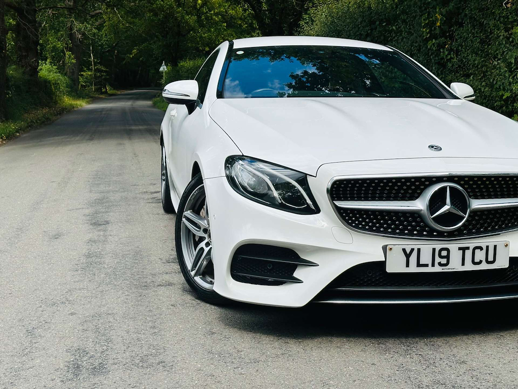 Mercedes-Benz E Class 2.0 L Amg Line YL19TCU White #2