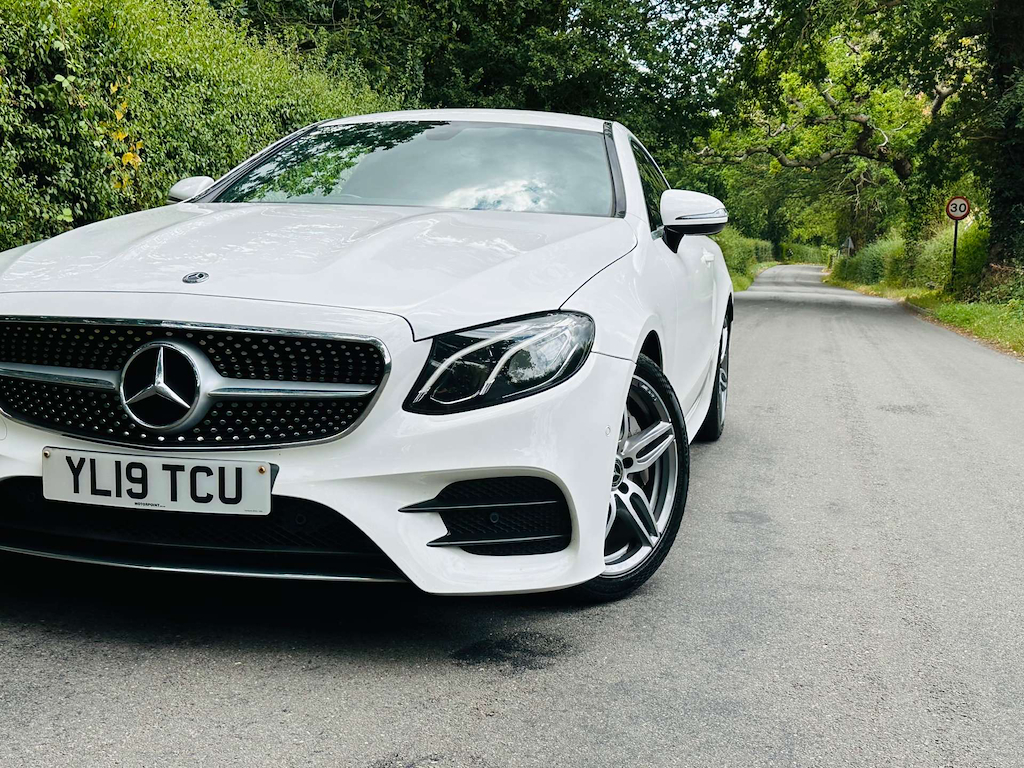 Mercedes-Benz E Class 2.0 L Amg Line YL19TCU White #4