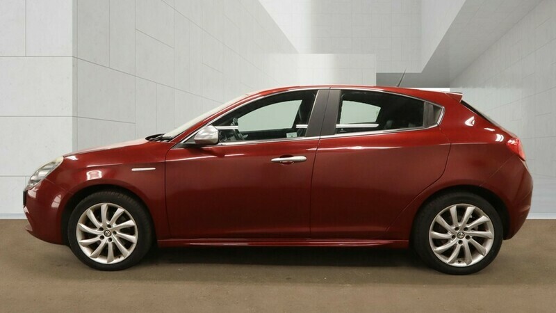Alfa Romeo Giulietta Jtdm-2 Veloce Red #4
