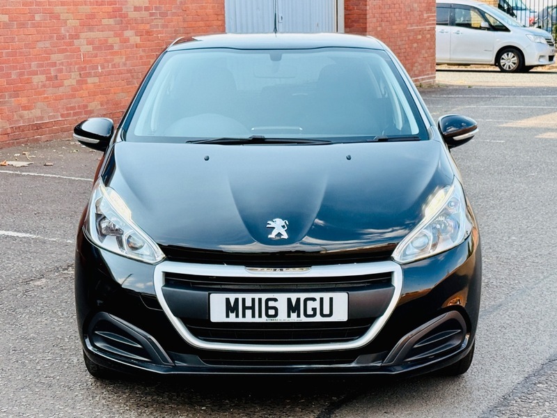 Peugeot 208 Active Black #4